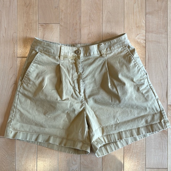 COPY - J Crew Capeside shorts - Picture 2 of 10
